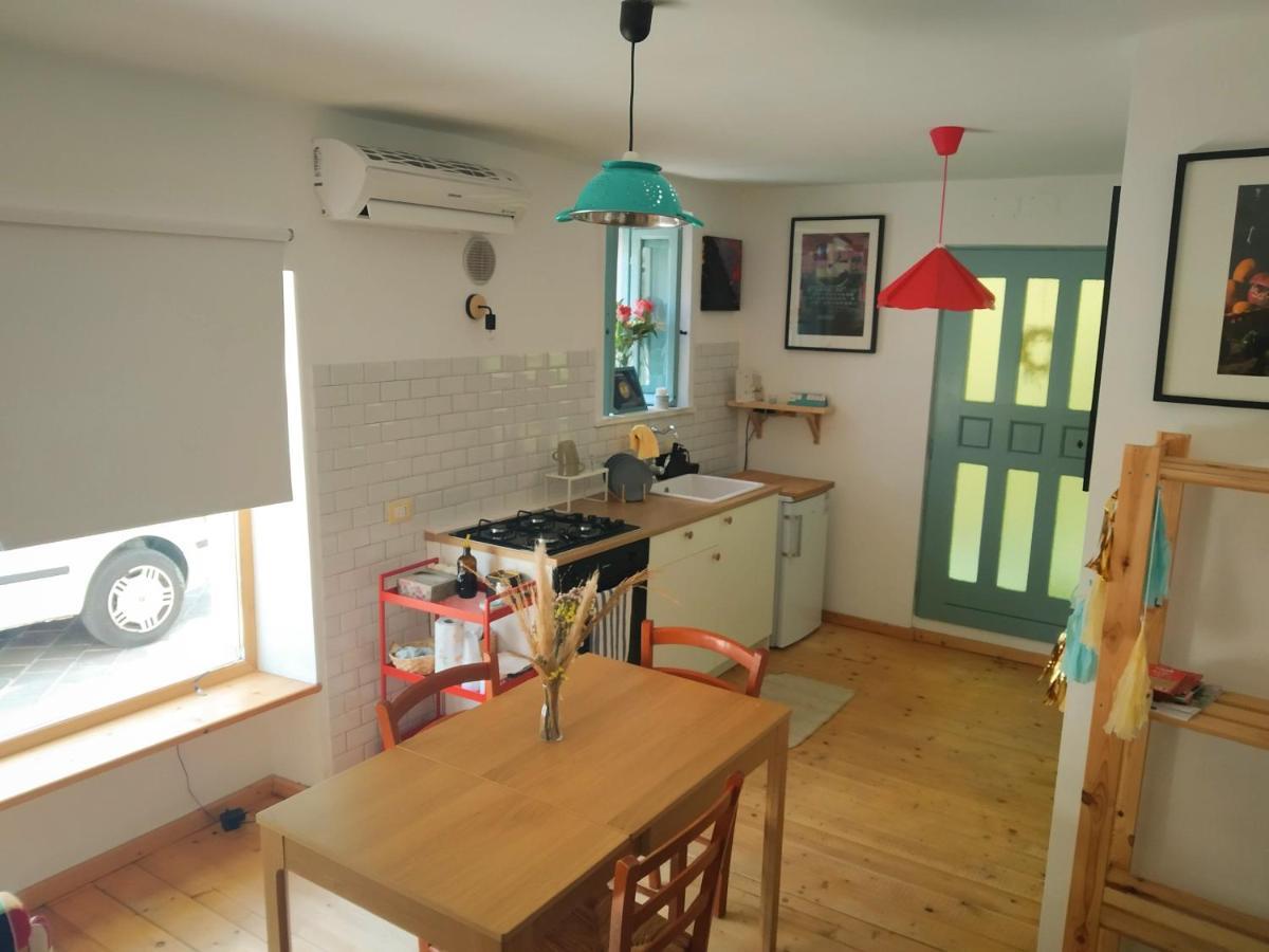 La finestra sul cortile Bed & Breakfast Atri Exterior foto