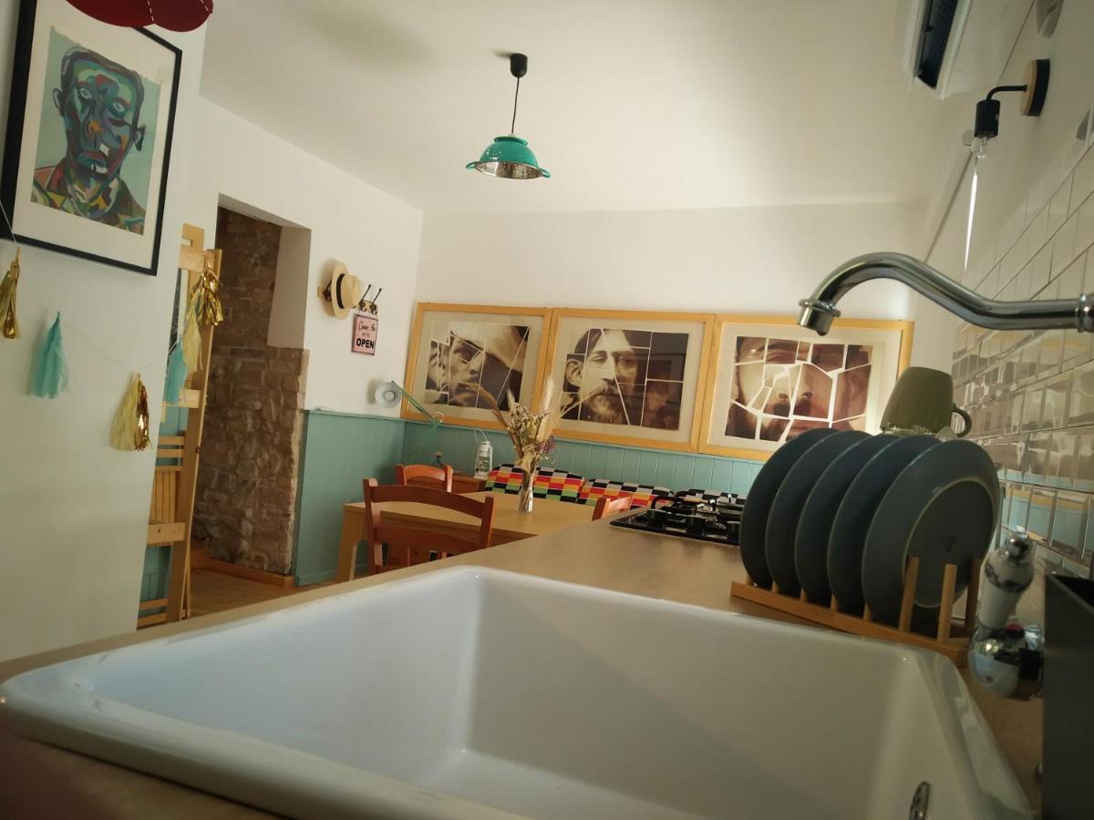 La finestra sul cortile Bed & Breakfast Atri Exterior foto