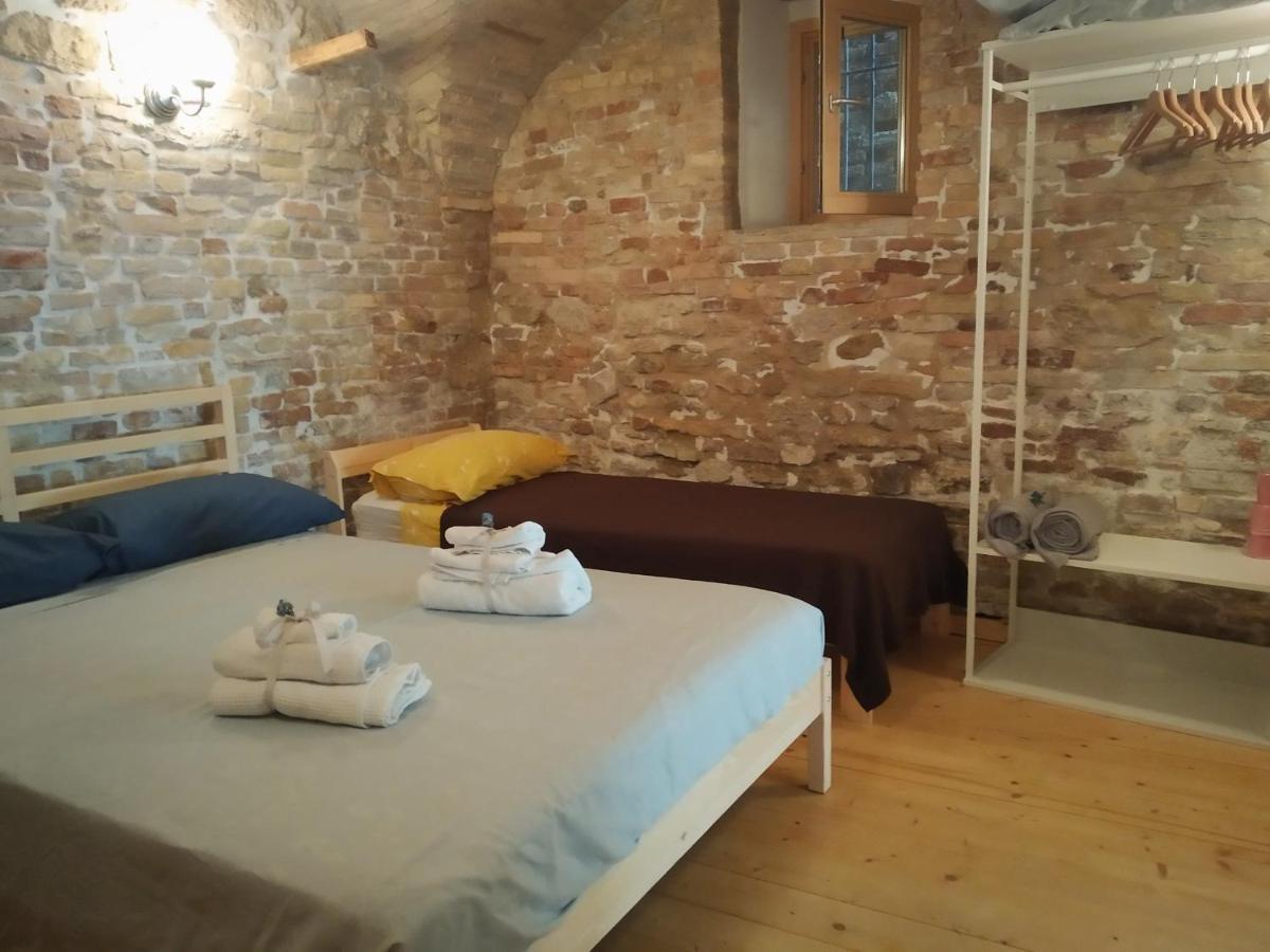 La finestra sul cortile Bed & Breakfast Atri Exterior foto