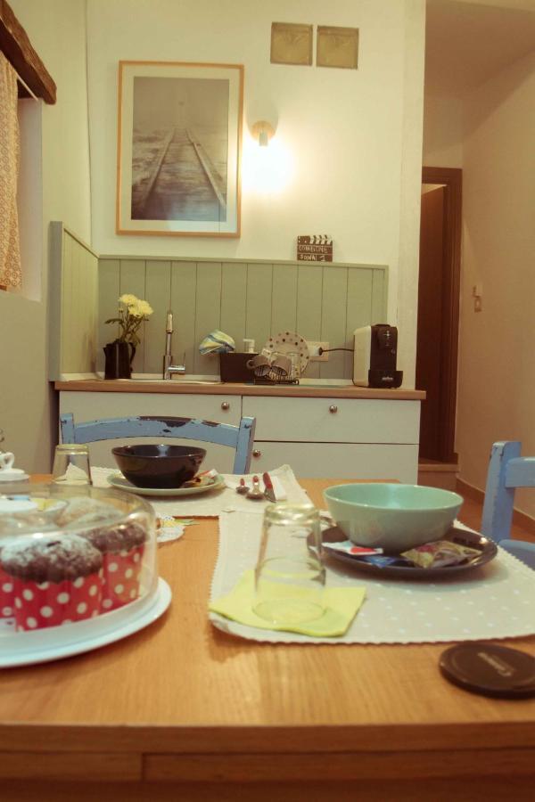La finestra sul cortile Bed & Breakfast Atri Exterior foto