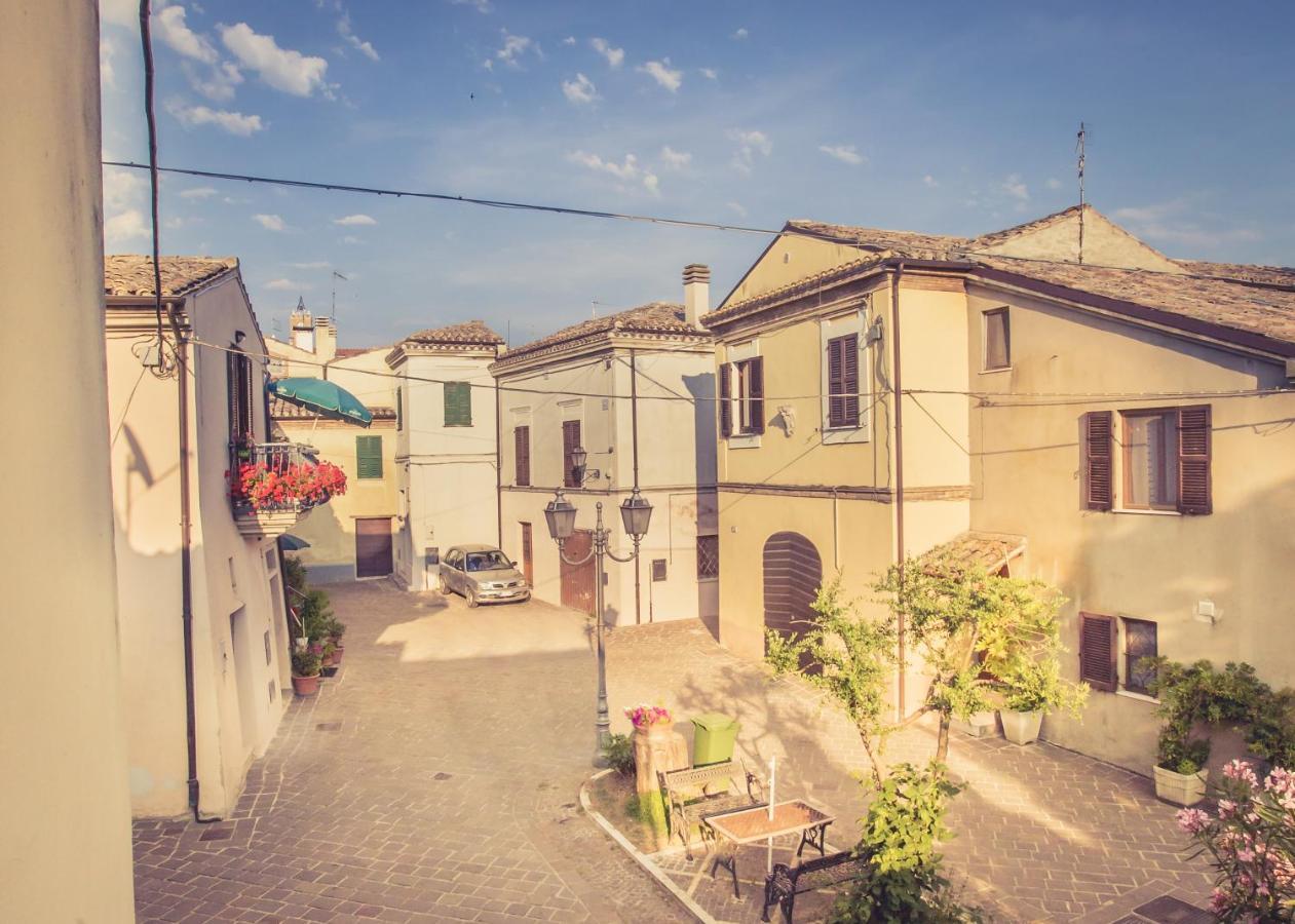 La finestra sul cortile Bed & Breakfast Atri Exterior foto