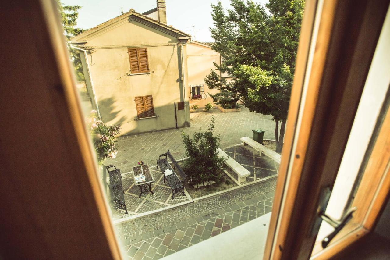 La finestra sul cortile Bed & Breakfast Atri Exterior foto