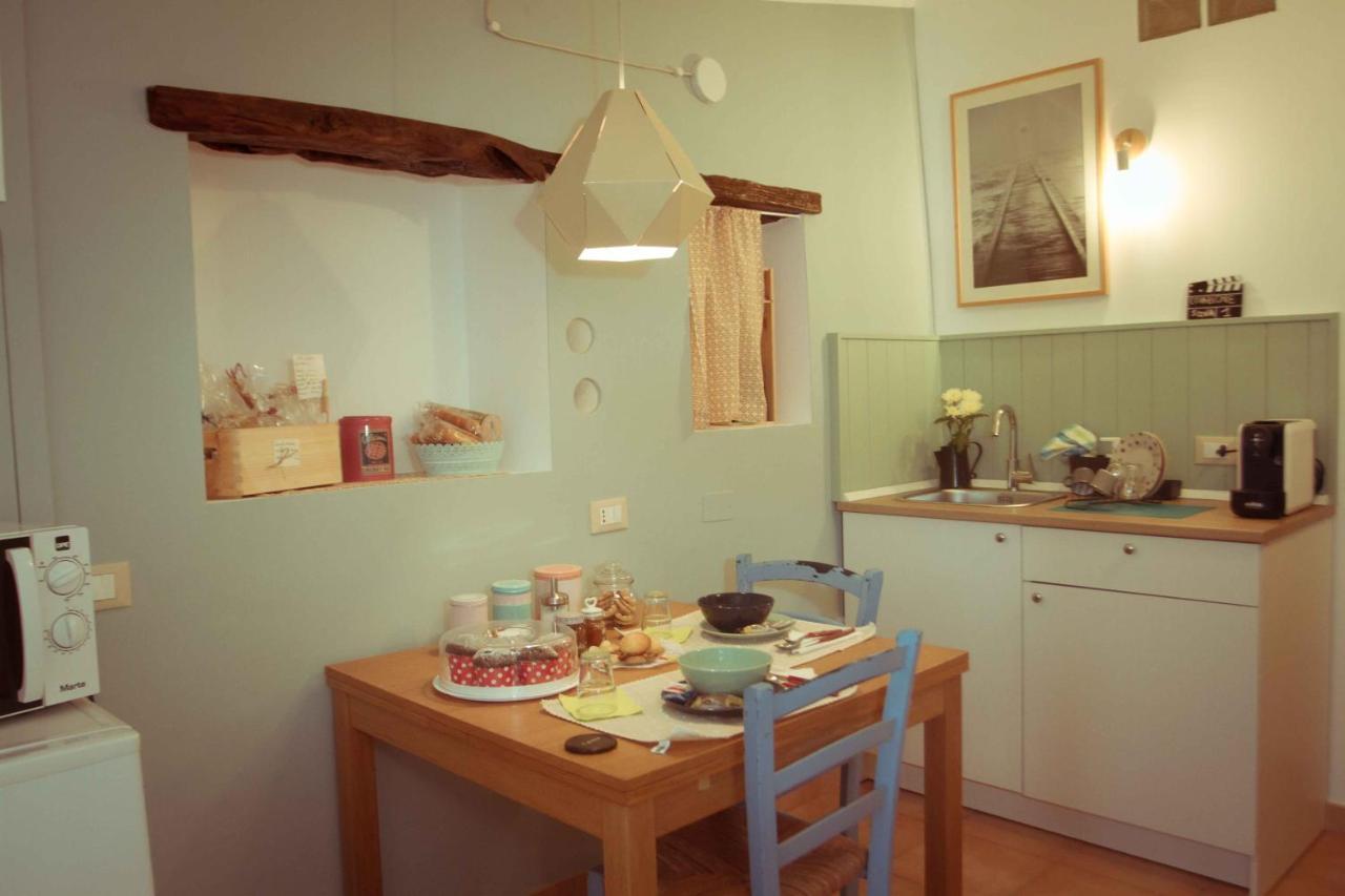 La finestra sul cortile Bed & Breakfast Atri Exterior foto